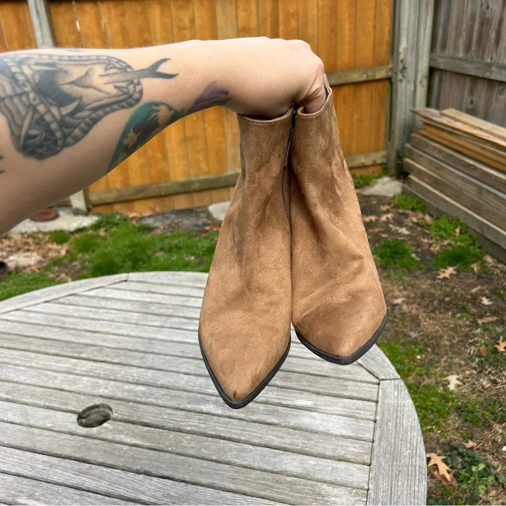 Linea Paolo Sadie Block Heel Bootie size‎ 9.5